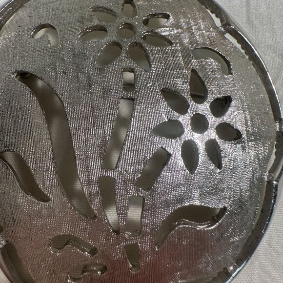 Vintage Sarah Coventry Silver-Tone Floral Brooch With Delicate Cutout Design - Picture 3 of 7